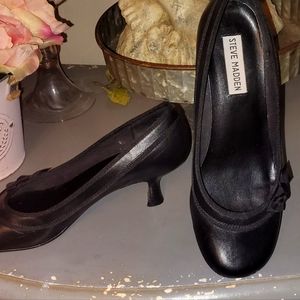 Steve Madden Black Leather LADIES Kitten Heels Size 6.5